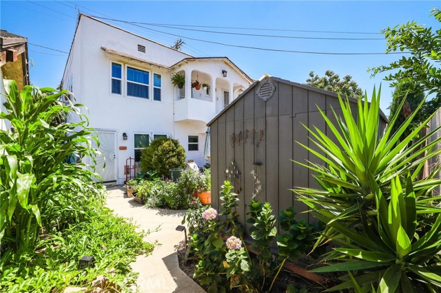 932 Coronado Avenue, Long Beach CA: https://media.crmls.org/medias/3ce339cb-1bfc-4ce1-855d-2a6ea519f9fa.jpg