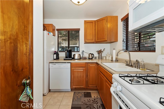 Detail Gallery Image 9 of 27 For 824 Pine Trl, Twin Peaks,  CA 92391 - 2 Beds | 2 Baths