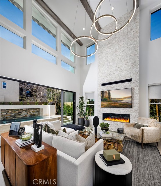 Detail Gallery Image 5 of 16 For 169 Apron, Irvine,  CA 92618 - 5 Beds | 5 Baths