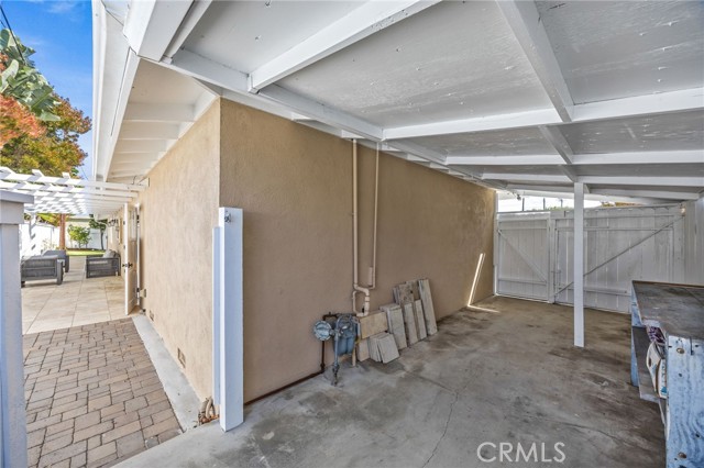 224 Pauline Place, Costa Mesa CA: https://media.crmls.org/medias/3ce586a1-98f2-41e2-91b8-669b5833bbae.jpg
