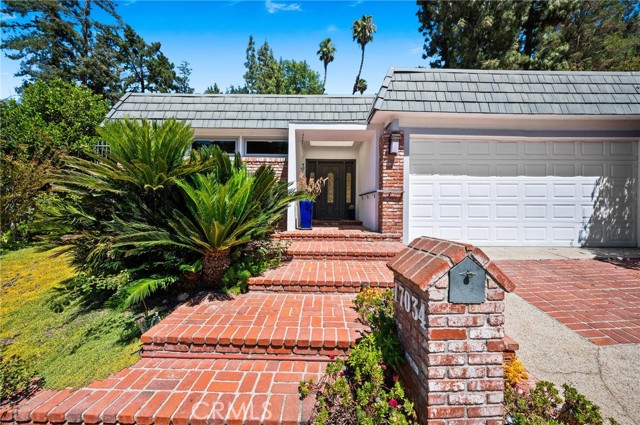 17034 Escalon Drive, Encino CA: https://media.crmls.org/medias/3ce6afca-df1b-4f22-b56d-d999f8ffcb22.jpg