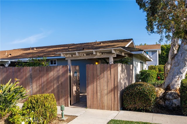 Detail Gallery Image 27 of 35 For 10220 Holburn, Huntington Beach,  CA 92646 - 1 Beds | 1 Baths