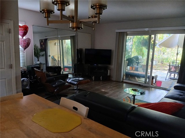 Detail Gallery Image 3 of 39 For 7050 Shoup Ave #178,  Canoga Park,  CA 91303 - 2 Beds | 1/1 Baths