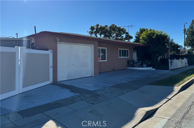 Detail Gallery Image 7 of 26 For 10406 San Carlos, South Gate,  CA 90280 - 2 Beds | 1 Baths