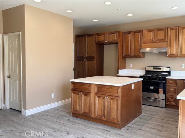 Detail Gallery Image 3 of 22 For 6927 Tailwind Ln, Fontana,  CA 92336 - 4 Beds | 2/1 Baths