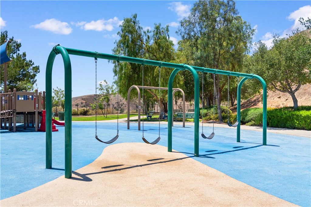 https://media.crmls.org/medias/3ce87ae1-dad4-4bcc-97e3-a493cd9c52e2.jpg?preset=X-Large