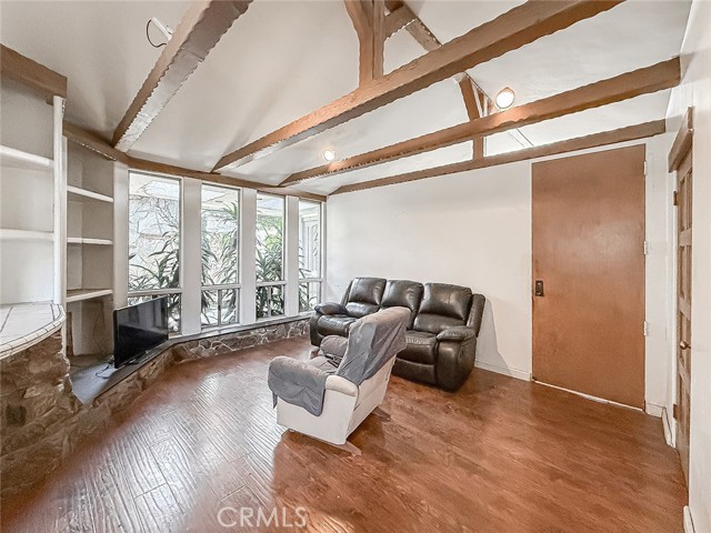 8835 Monogram Avenue, North Hills CA: https://media.crmls.org/medias/3ce8d44e-023b-4f1d-aefd-85b0c93c3ac8.jpg