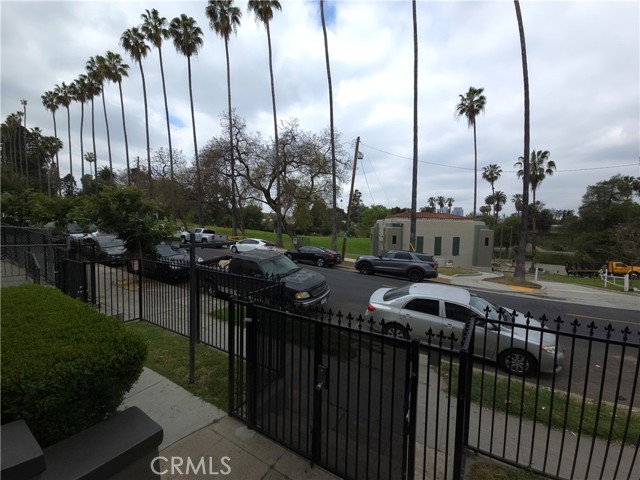 Detail Gallery Image 3 of 7 For 532 S St Louis, Los Angeles,  CA 90033 - 3 Beds | 2 Baths