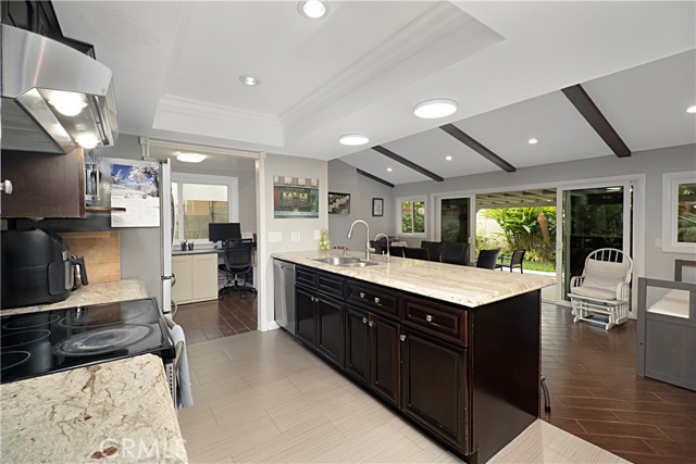 Detail Gallery Image 9 of 33 For 20661 Reef Ln, Huntington Beach,  CA 92646 - 4 Beds | 2 Baths