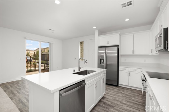 Detail Gallery Image 19 of 30 For 2753 E Amberley Privado, Ontario,  CA 91762 - 3 Beds | 2/1 Baths