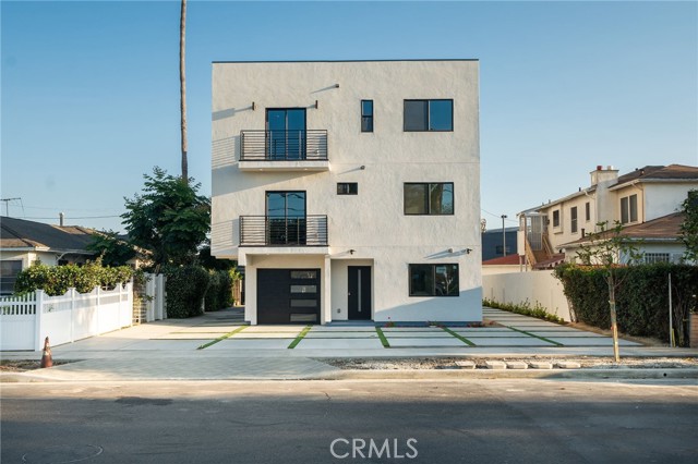 Detail Gallery Image 4 of 47 For 6082 W 18th St, Los Angeles,  CA 90035 - – Beds | – Baths