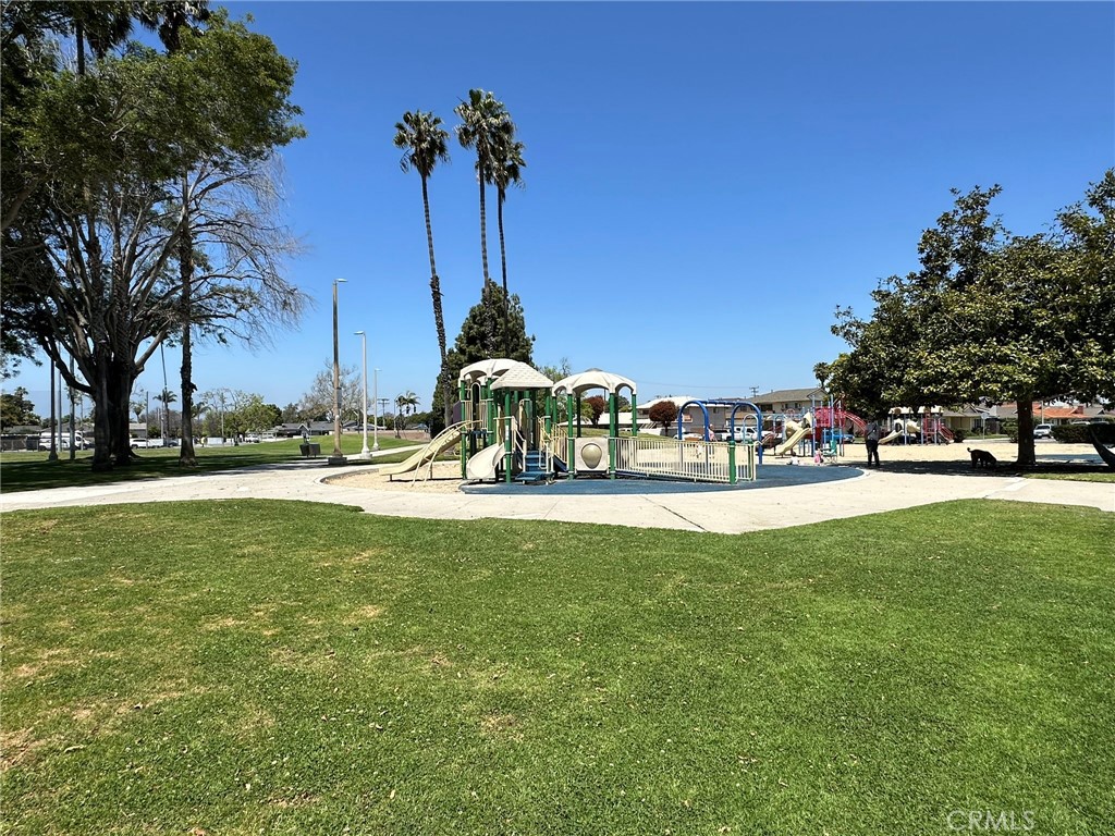 MLS #OC25093590 img 5