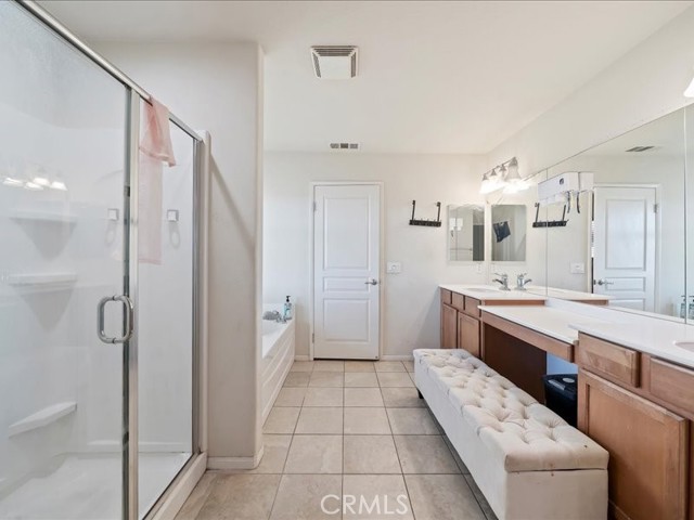 Detail Gallery Image 24 of 28 For 16764 Desert Lily, Victorville,  CA 92394 - 5 Beds | 2/1 Baths