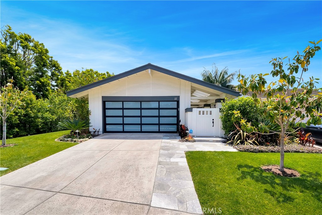 11 Mainsail Drive, Corona del Mar, CA 92625