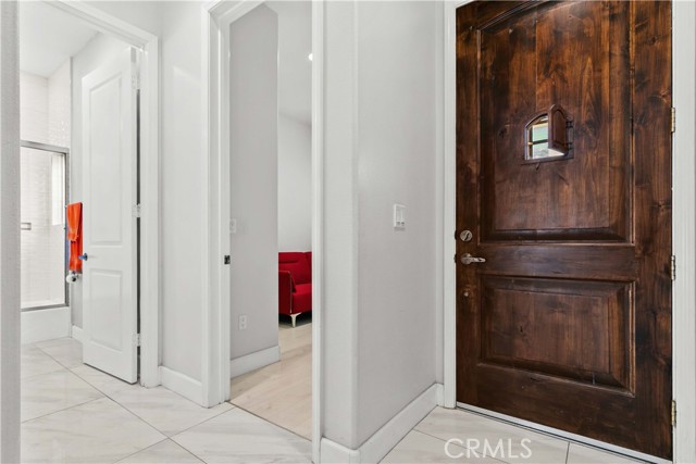 Detail Gallery Image 13 of 69 For 6920 Valmont #5,  Tujunga,  CA 91042 - 4 Beds | 3 Baths