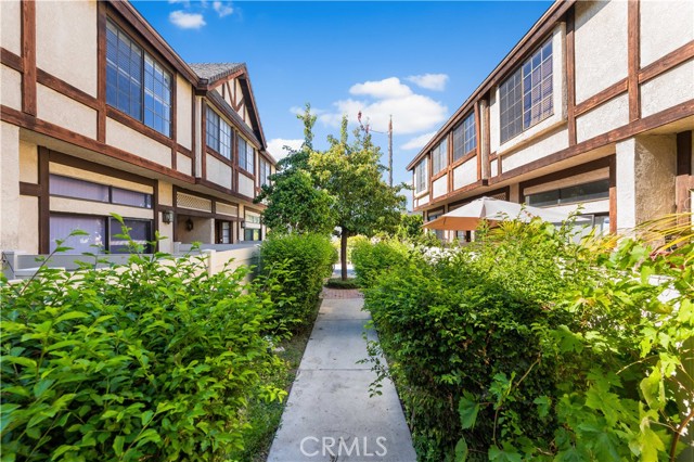 Detail Gallery Image 13 of 59 For 22525 Sherman Way #1201,  West Hills,  CA 91307 - 3 Beds | 2/1 Baths