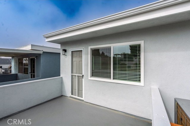 707 1/2 Orchid Avenue, Corona del Mar CA: https://media.crmls.org/medias/3ced18a8-9988-43c3-b5da-c931efbf4704.jpg