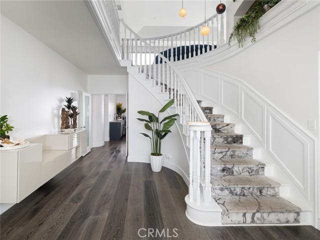 Detail Gallery Image 3 of 33 For 360 Hillcrest Street, El Segundo,  CA 90245 - 4 Beds | 4 Baths