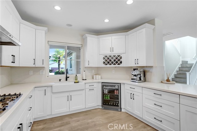 Detail Gallery Image 9 of 34 For 19920 Holly Dr, Saugus,  CA 91350 - 3 Beds | 2/1 Baths