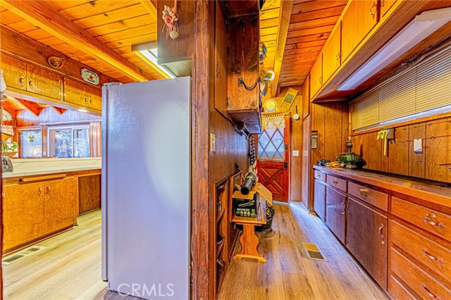 Detail Gallery Image 31 of 51 For 5522 Acorn, Wrightwood,  CA 92397 - 1 Beds | 1/1 Baths