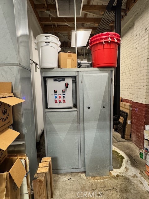 585 E Thompson Boulevard, Ventura CA: https://media.crmls.org/medias/3cee6a80-af05-4f74-8169-928ade27fef0.jpg