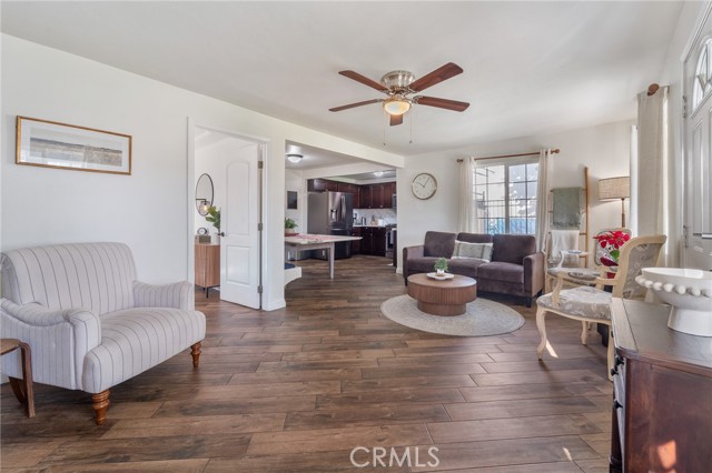 Detail Gallery Image 4 of 29 For 11113 Van Buren Ave, Inglewood,  CA 90044 - 3 Beds | 2 Baths