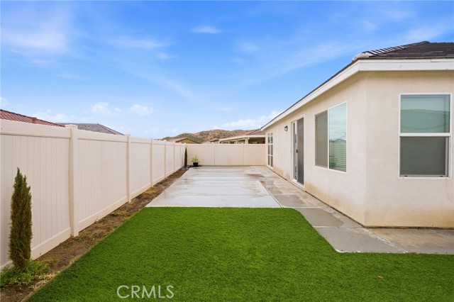 Detail Gallery Image 4 of 25 For 29068 Golden Sunset, Winchester,  CA 92596 - 4 Beds | 2 Baths