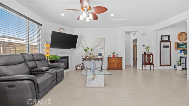 Detail Gallery Image 4 of 37 For 30252 Bristol Gate, Menifee,  CA 92584 - 4 Beds | 2 Baths