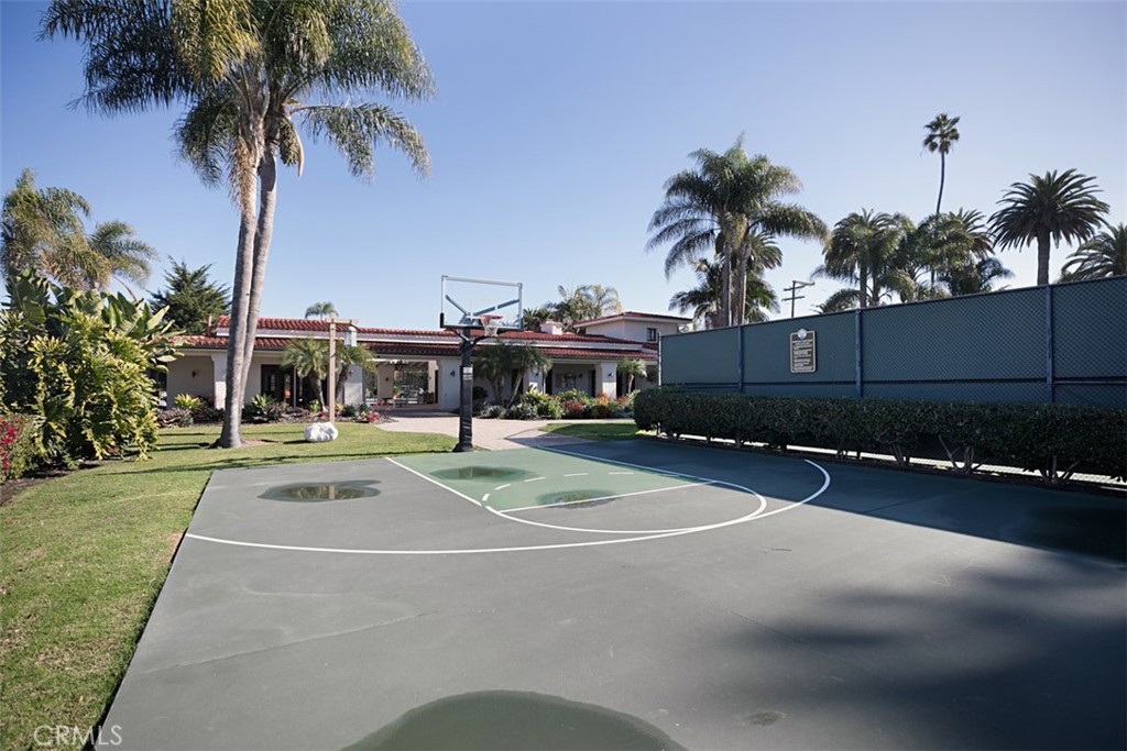 https://media.crmls.org/medias/3cefce34-b7ab-4d77-99b0-4e3c53cfcff4.jpg?preset=X-Large