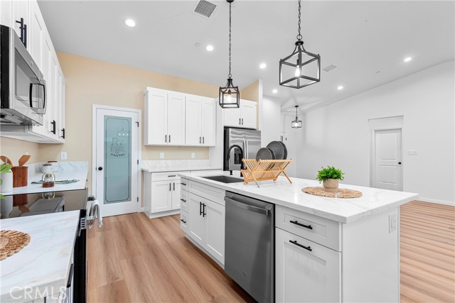 Detail Gallery Image 14 of 25 For 20324 81st St, California City,  CA 93505 - 4 Beds | 2 Baths