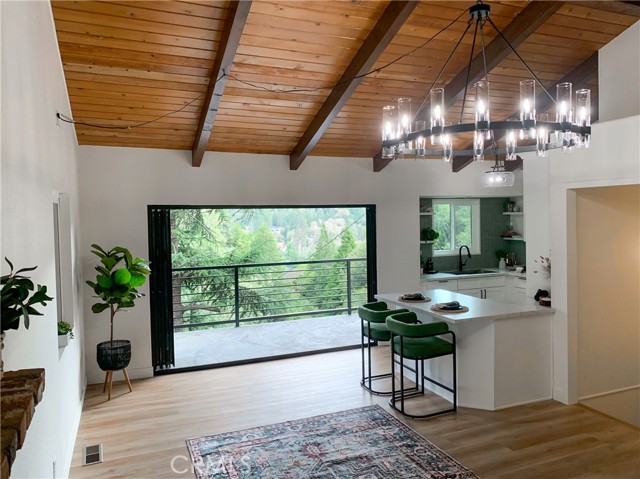 417 Delle Drive, Crestline CA: https://media.crmls.org/medias/3cf0bd1b-6d60-499c-82ed-462fab2bbfc6.jpg