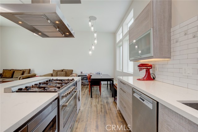 2520 Nelson Avenue, Redondo Beach, California 90278, 4 Bedrooms Bedrooms, ,3 BathroomsBathrooms,Residential,Sold,Nelson,PV21155781