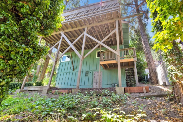 23550 Lake Drive, Crestline CA: https://media.crmls.org/medias/3cf0cf0b-c937-4e29-abe0-320b916fda81.jpg