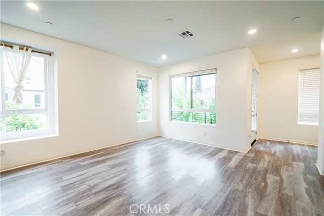 Detail Gallery Image 23 of 53 For 20618 Desert Ash, Winnetka,  CA 91306 - 4 Beds | 4 Baths