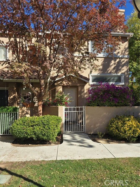 Detail Gallery Image 5 of 17 For 25709 Holiday Cir #E,  Stevenson Ranch,  CA 91381 - 3 Beds | 2/1 Baths