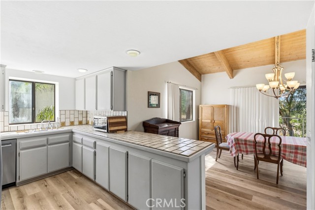 Detail Gallery Image 13 of 42 For 30619 Early Round Dr, Canyon Lake,  CA 92587 - 3 Beds | 2/1 Baths