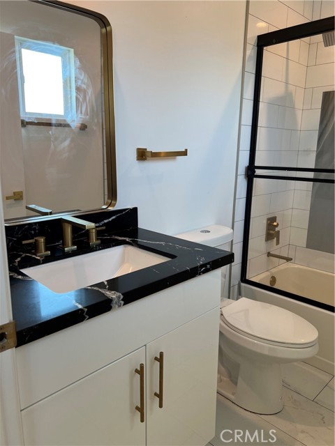 8129 Radford Avenue, North Hollywood CA: https://media.crmls.org/medias/3cf3ca53-85c9-40dd-8901-13412ba200ae.jpg