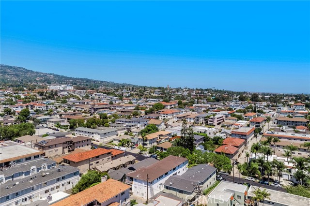 935 W 10th St, San Pedro CA: https://media.crmls.org/medias/3cf4314a-d582-40e4-851b-13e646f29947.jpg