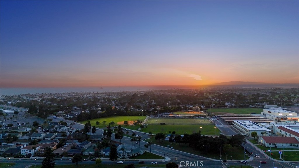 https://media.crmls.org/medias/3cf568bb-fd65-4625-8e43-d270b7f73651.jpg?preset=X-Large