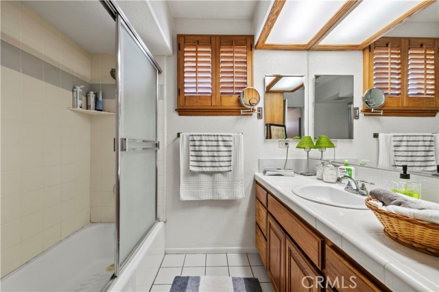 29034 Sheridan Road, Castaic CA: https://media.crmls.org/medias/3cf5a616-b08e-45d4-83f9-a2224c29b2c9.jpg
