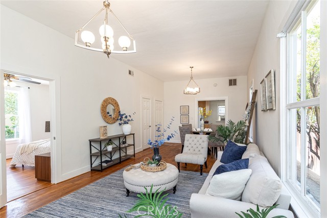 Detail Gallery Image 3 of 16 For 506 E 7th, Corona,  CA 92879 - 2 Beds | 1/1 Baths