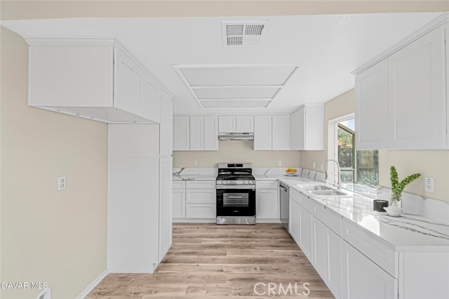 Detail Gallery Image 7 of 28 For 37649 Arlington Ct, Palmdale,  CA 93552 - 4 Beds | 3 Baths