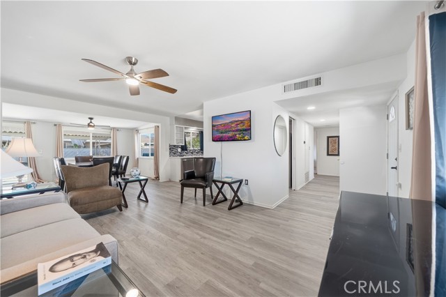 Detail Gallery Image 5 of 35 For 28785 Amersfoot, Menifee,  CA 92586 - 2 Beds | 2 Baths