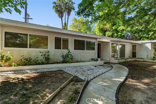20255 Oxnard Street photo 1