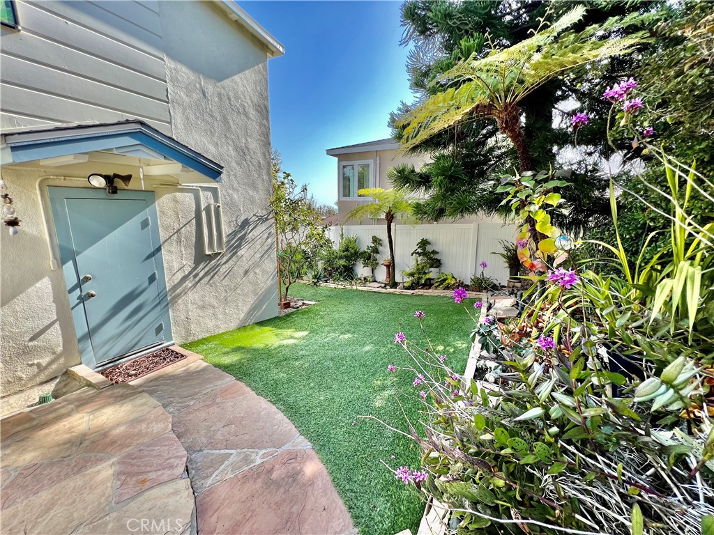 575 Blumont Street