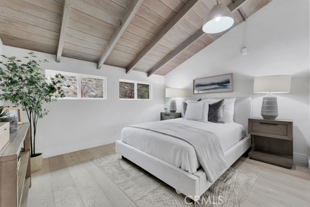 10 Camel Point, Laguna Beach CA: https://media.crmls.org/medias/3cf94d58-1b7b-449d-96a4-c4d564a9d543.jpg