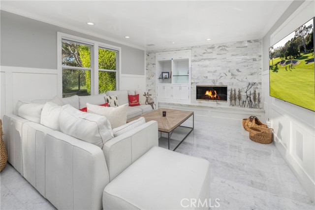 Detail Gallery Image 13 of 32 For 19531 Peninsula, Huntington Beach,  CA 92648 - 4 Beds | 3/1 Baths