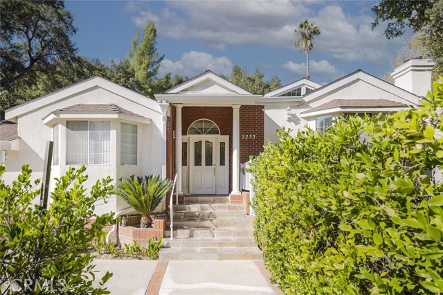 Detail Gallery Image 6 of 49 For 2255 E Chevy Chase Dr, Glendale,  CA 91206 - 4 Beds | 3 Baths