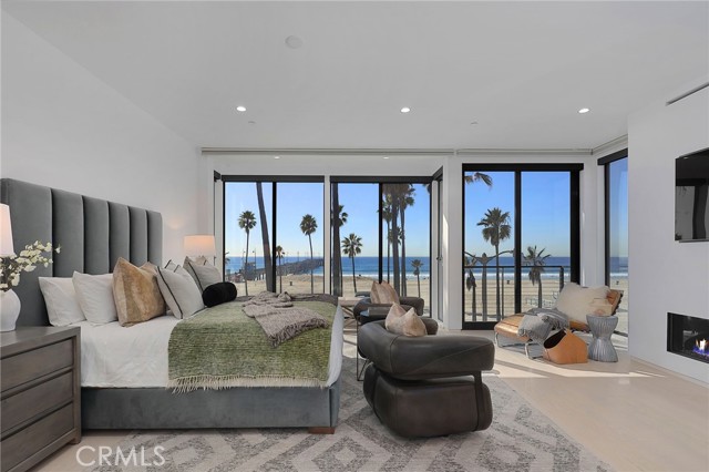 3011 Ocean Front Walk, Venice CA: https://media.crmls.org/medias/3cfa422d-0088-483f-acda-65b9c8d10c7a.jpg