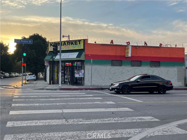 8273 S San Pedro, Los Angeles, California 90003, ,Commercial Sale,For Sale,8273 S San Pedro,CRSB23216160